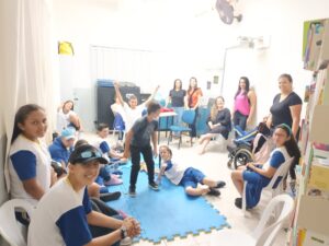 Escola Nair Peres desenvolve projeto psicossocial para adolescentes PCD