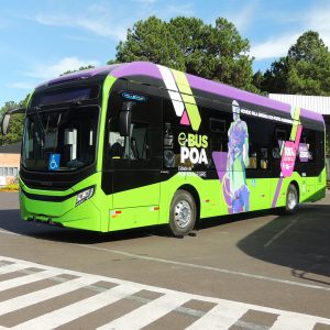 Quatro ônibus elétricos são entregues pela Caio à cidade de Porto Alegre (RS)