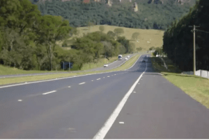 Motociclista morre após cair de ribanceira na rodovia Jaú-Brotas