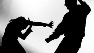 Botucatu: Homem é preso após agredir mulher e danificar veículo