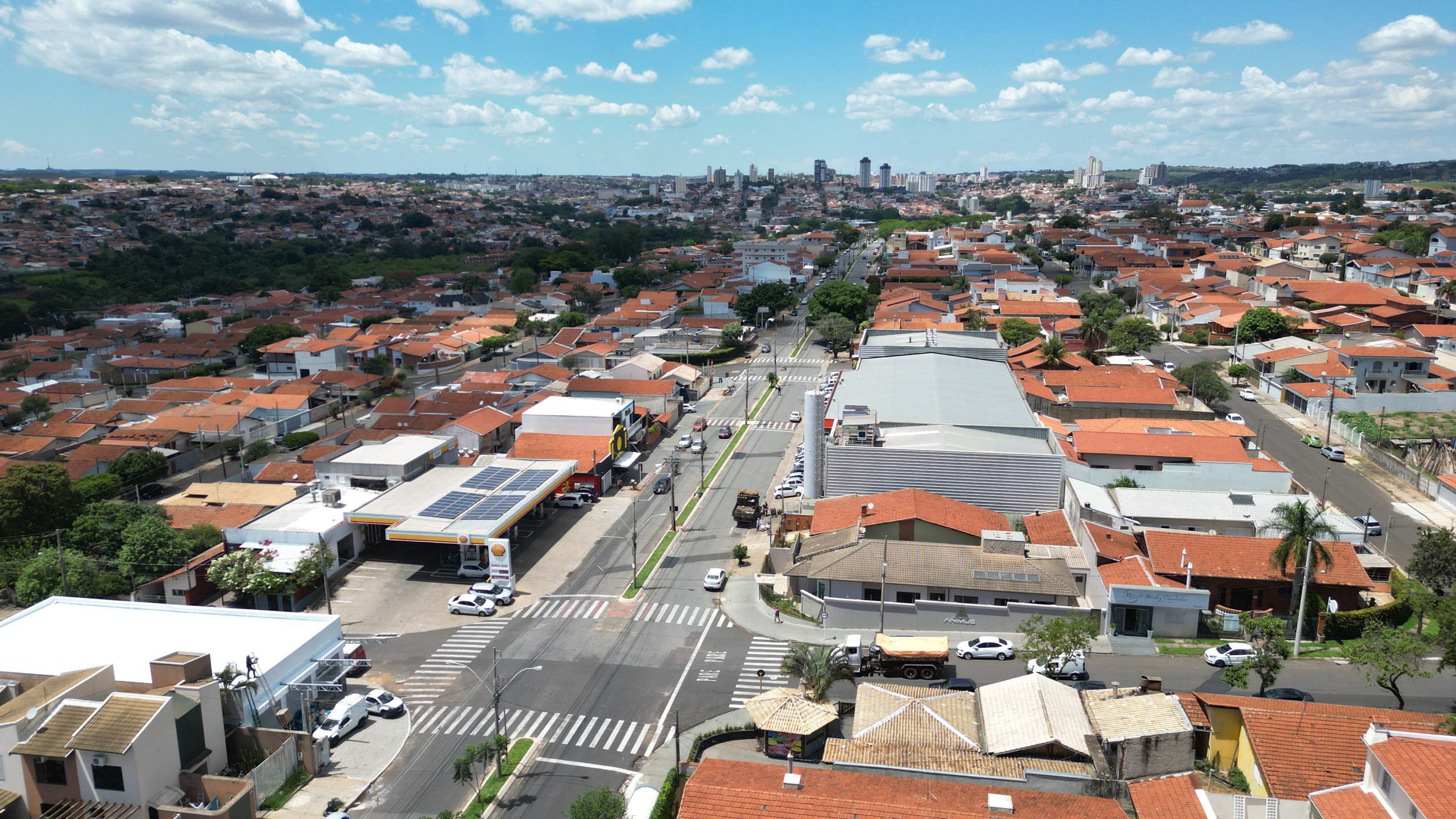 Prefeitura inicia recape na Avenida Raphael Laurindo