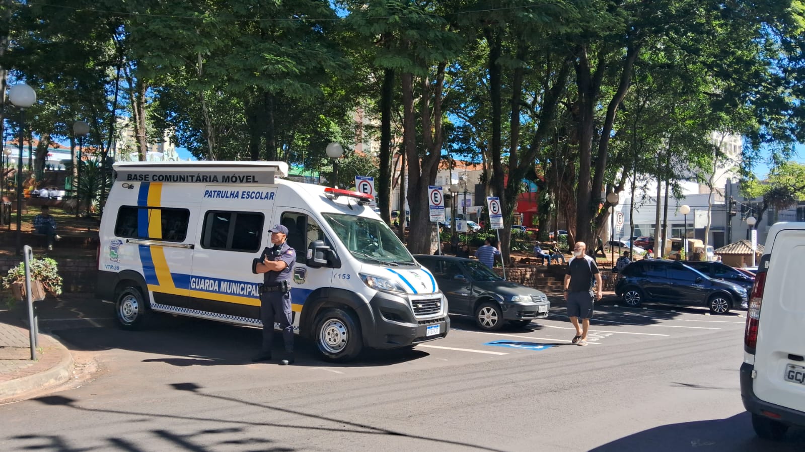 Homem é preso após roubo na área central de Botucatu.
