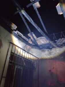 Defesa civil de São Manuel com apoio do grupamento de Bombeiros controlam incêndio em residência