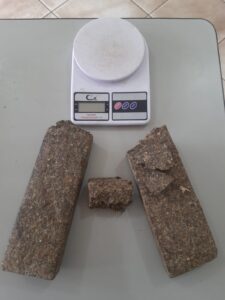 Polícia Militar apreende mais de 1,6 kg de maconha após denúncia em São Manuel