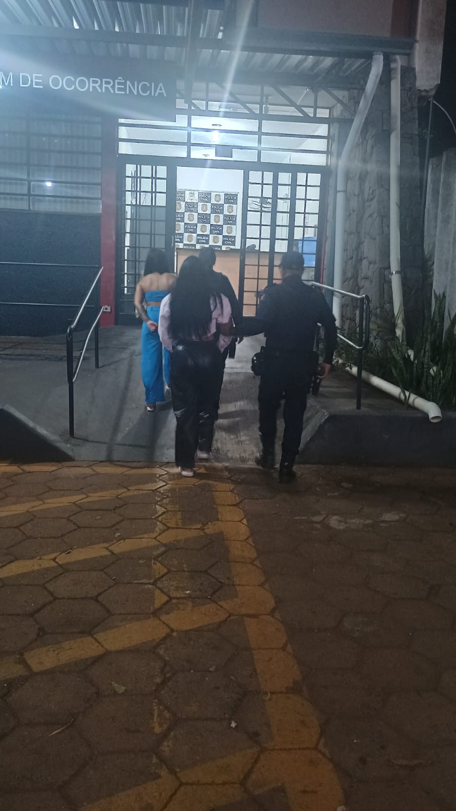 GCM de Botucatu prende duas mulheres em flagrante por furto qualificado em farmácia