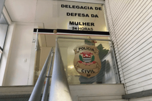 Idosa de 71 anos diz ter sido estuprada pelo neto em Bauru.