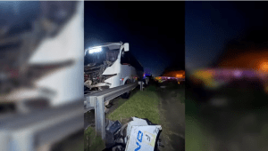 Acidente envolvendo micro-ônibus de prefeitura deixa 23 pessoas feridas em rodovia no interior de SP