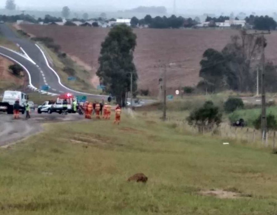 14news.com.br-acidente-deixa-7-pessoas-feridas-3-adultos-e-4-criancas-em-botucatu-acidente-embraer