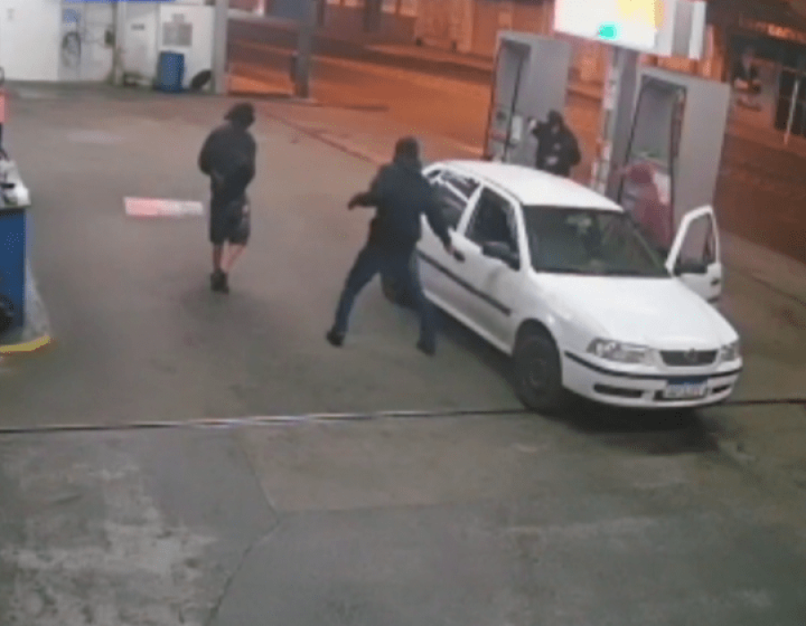 14news.com.br-bandidos-levam-carro-de-cliente-durante-assalto-em-posto-de-combustiveis-screenshot-20220809-133745-070