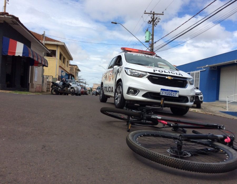 14news.com.br-bicicleta-da-contramao-atinge-viatura-da-pm-img-20230304-wa0030