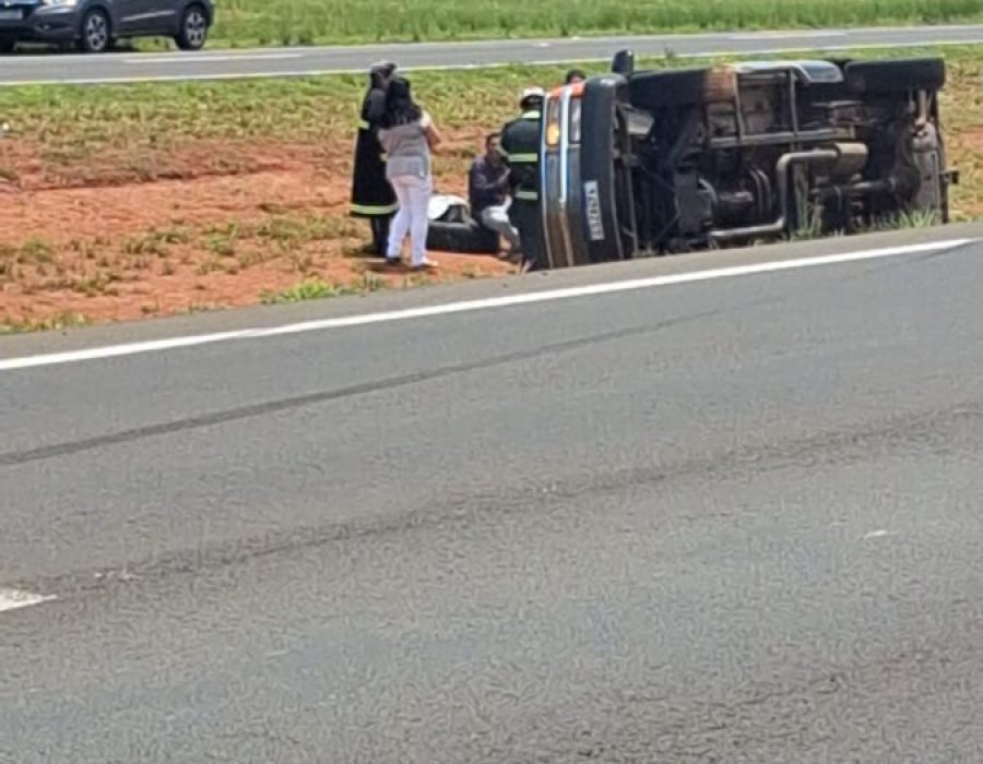 14news.com.br-capotamento-e-registrado-na-rodovia-castelinho-img-20240206-wa0044