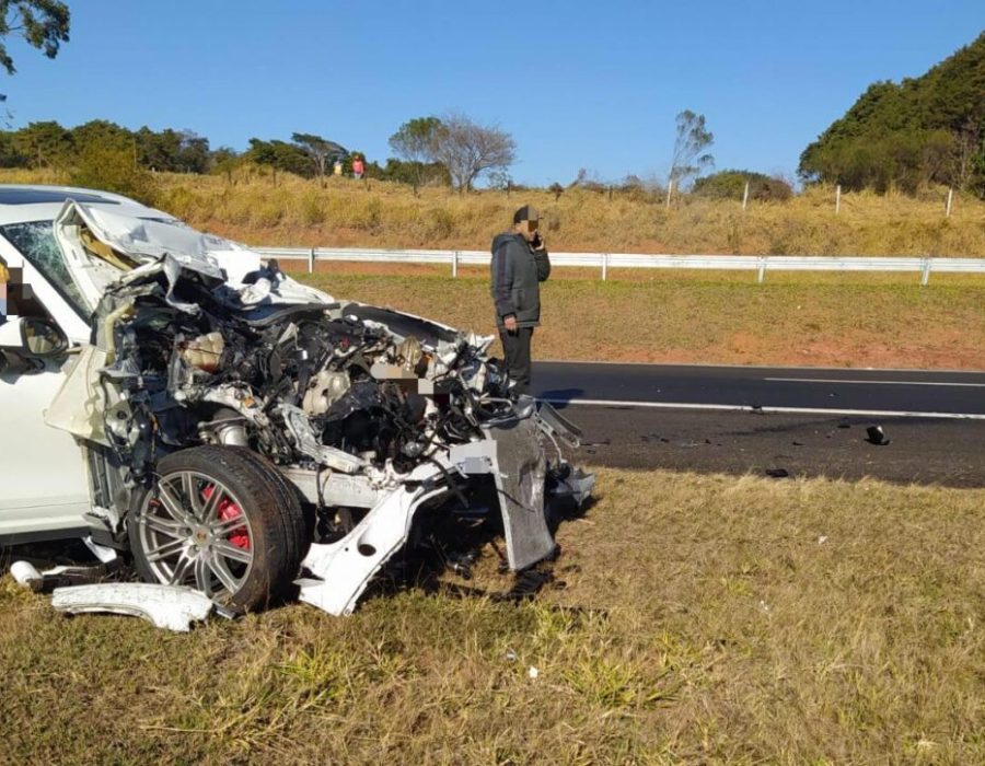 14news.com.br-carro-atinge-traseira-de-caminhao-na-rondon-em-botucatu-acidente-234-1024x724