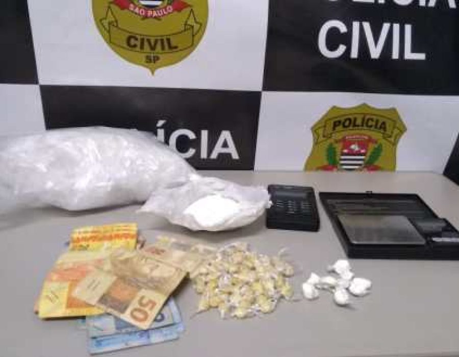 14news.com.br-casal-e-preso-com-drogas-e-maquina-de-passar-cartao-em-botucatu-drogas-rubiao