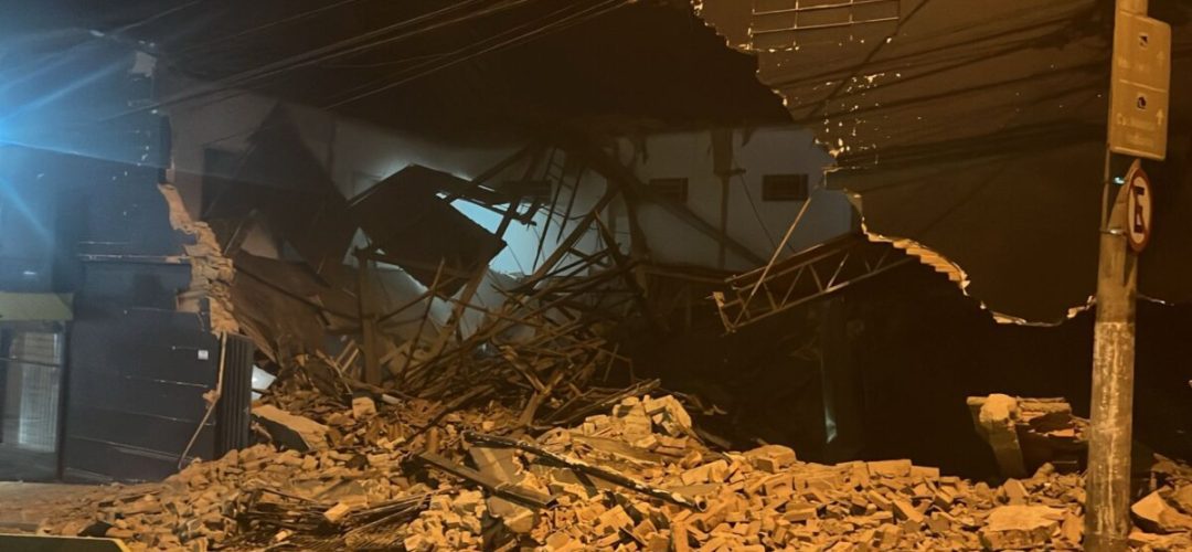 14news.com.br-desabamento-e-registrado-em-imovel-no-centro-de-botucatu-img-20240715-wa0118
