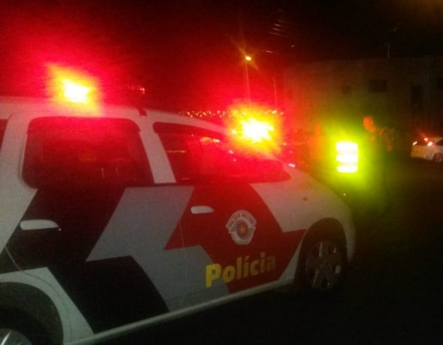 14news.com.br-gcm-e-pm-encerram-baile-funk-com-400-pessoas-em-botucatu-operacao-transito-bares8