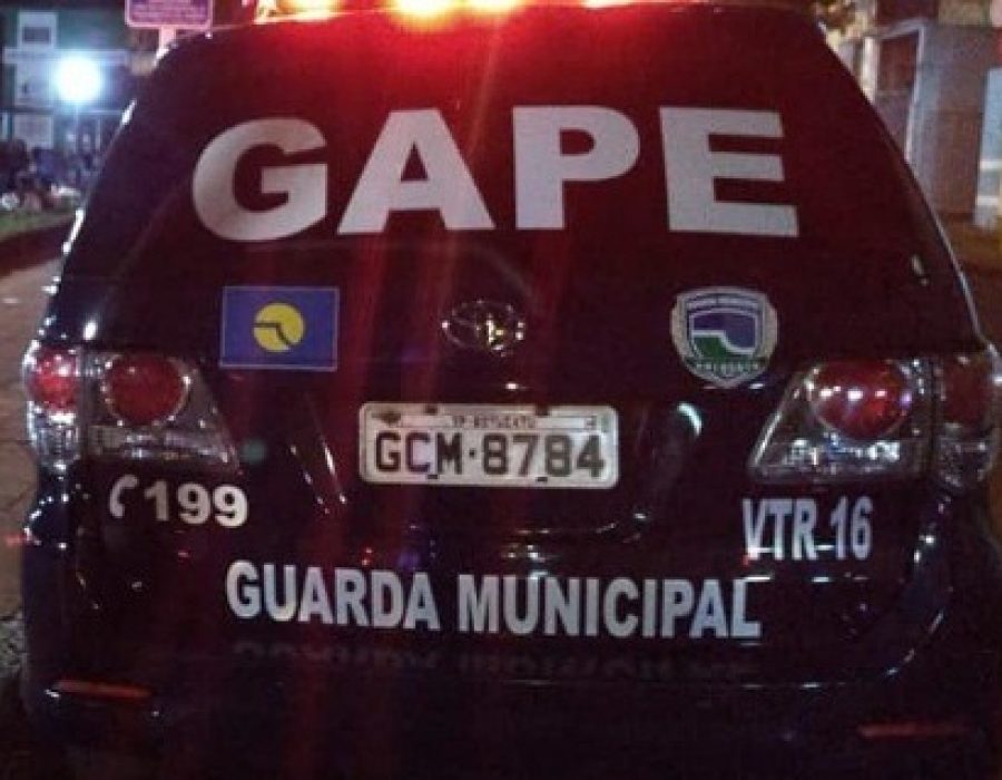 14news.com.br-homem-e-detido-por-moradores-durante-furto-gape-gcm