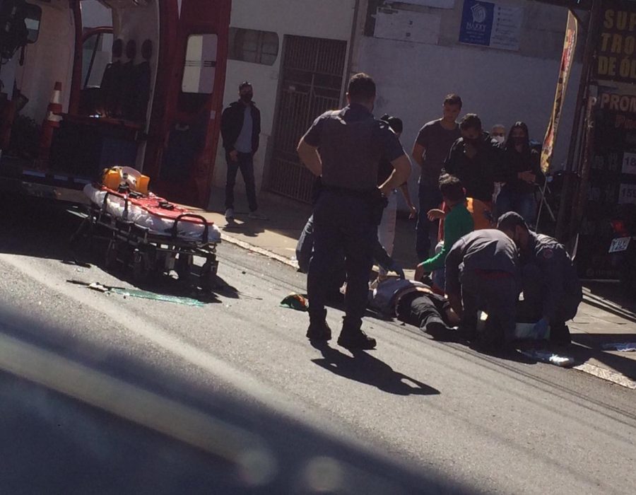 14news.com.br-motociclista-e-socorrido-apos-acidente-registrado-no-centro-de-botucatu-acidente-curuzu-090621-d