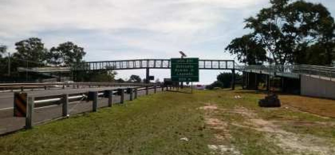14news.com.br-mulher-e-socorrida-apos-atropelamento-perto-de-passarela-em-botucatu-passarela-vale-do-sol