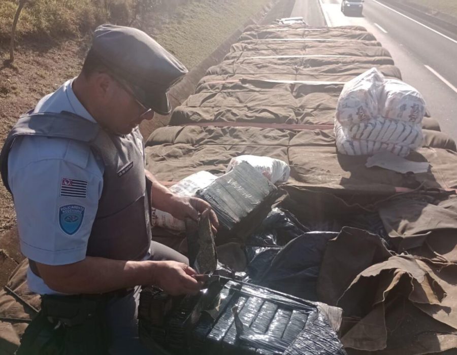 14news.com.br-pm-rodoviaria-localiza-2-toneladas-em-maconha-na-castello-img-20230902-wa0002