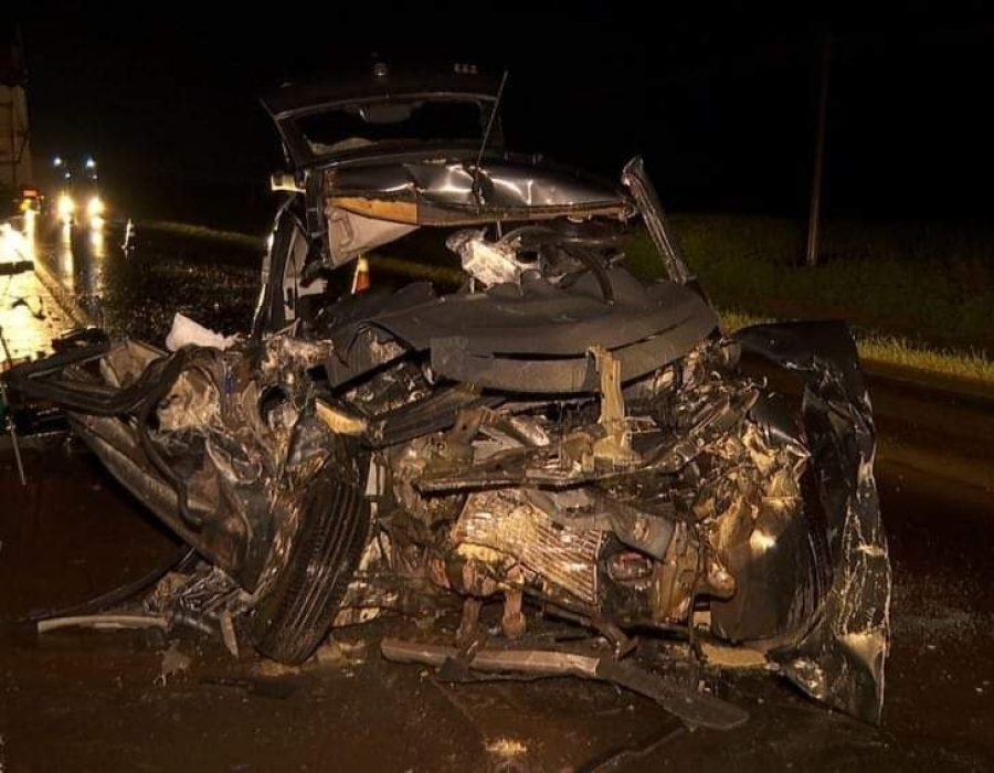 14news.com.br-tres-pessoas-morrem-durante-colisao-frontal-entre-carro-e-caminhao-14news.com-.br-tres-pessoas-morrem-durante-colisao-frontal-entre-carro-e-caminhao-image