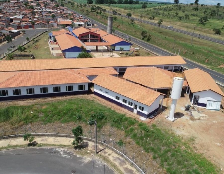 913c8cbbbbe917a8f6943cc7ae348a17