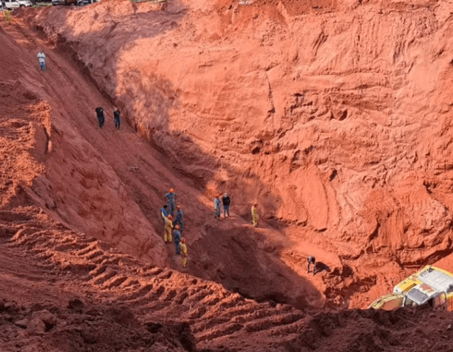 Mais de 20 metros já foram escavados em busca de Dagmar, em Bauru (Foto: Andressa Lara/TV TEM)