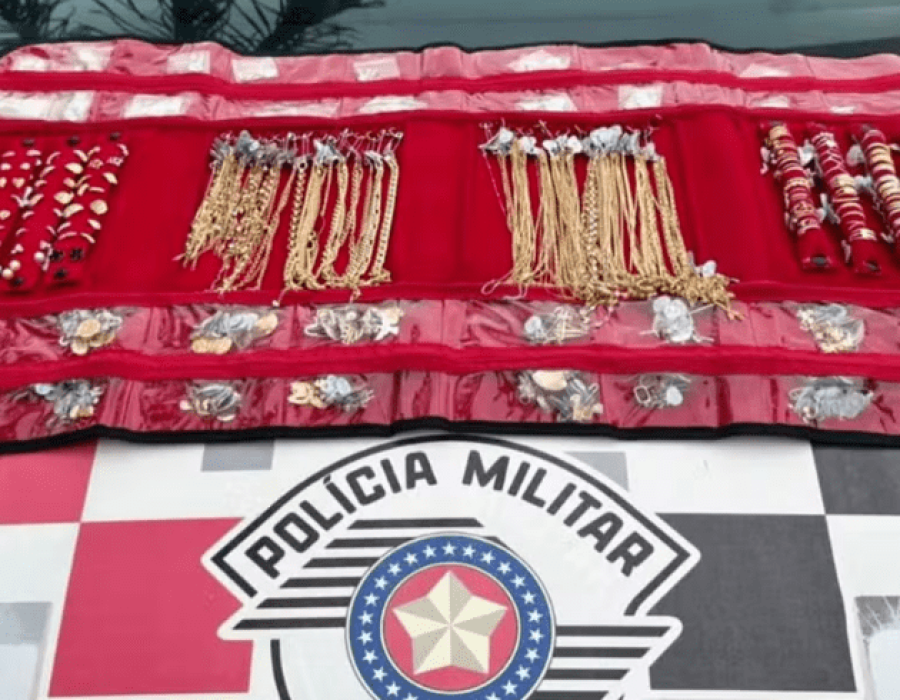 Dupla armada faz família refém e rouba cerca de R$ 500 mil em joias em Cafelândia (SP) — Foto: Polícia Militar/Divulgação