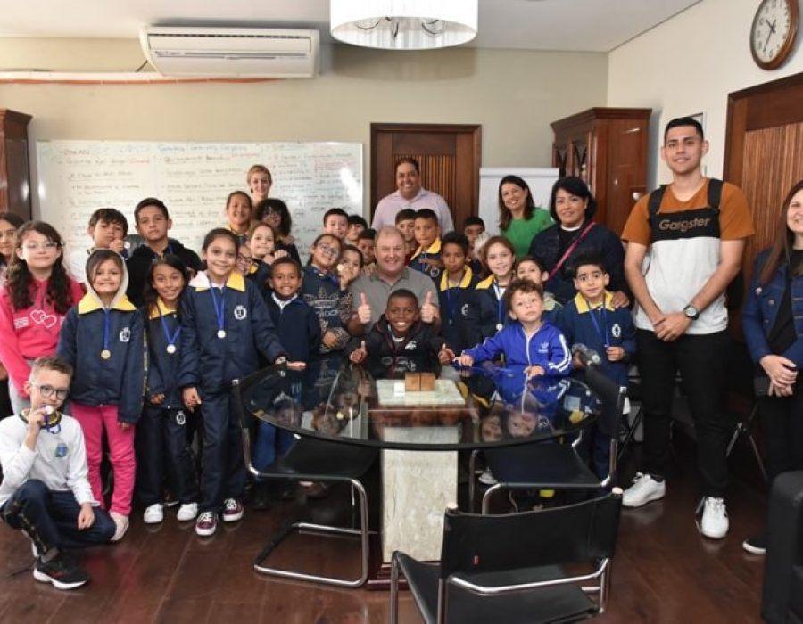 Escola-Vitoriana-768x513 (1)