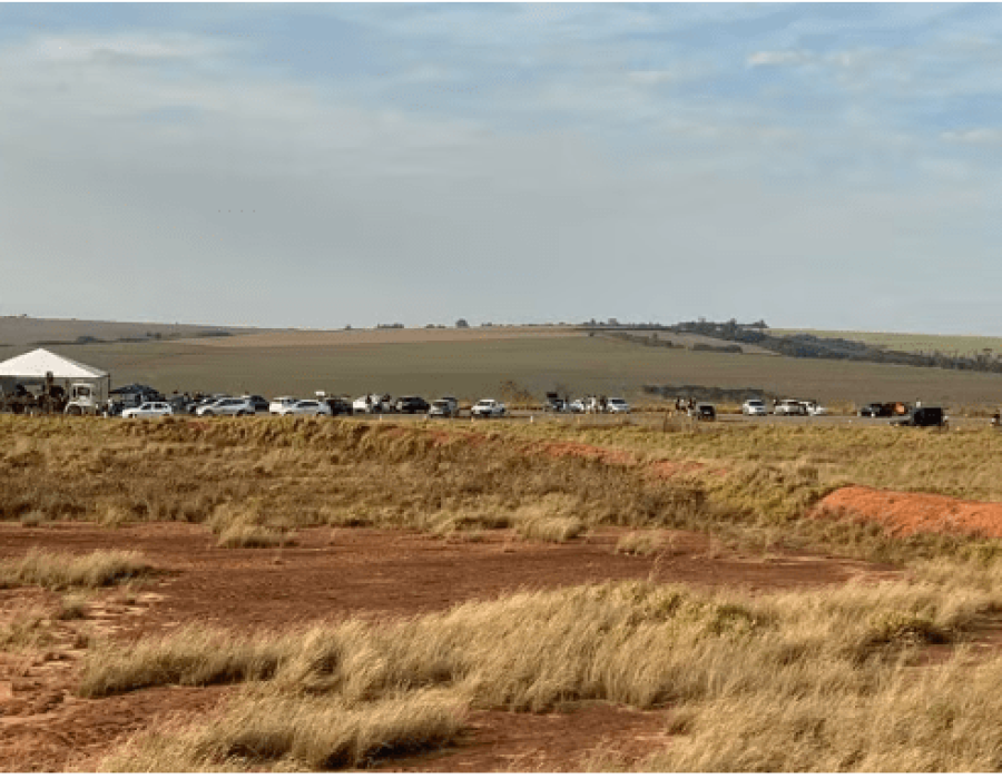 Evento de ‘grau’ com motos ocorreu em área destinada à construção do aeroporto de Limeira (Foto: Portal ELimeira)