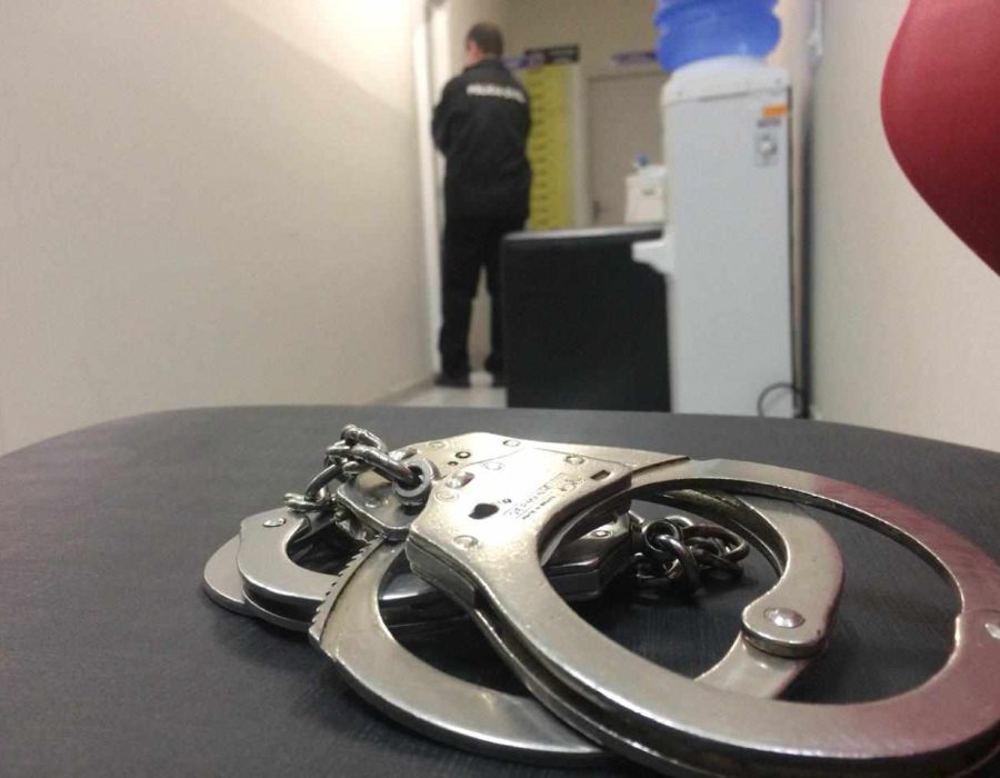 POLICIAL-CIVIL-NA-DELEGACIA-ALGEMA_Easy-Resize.com_