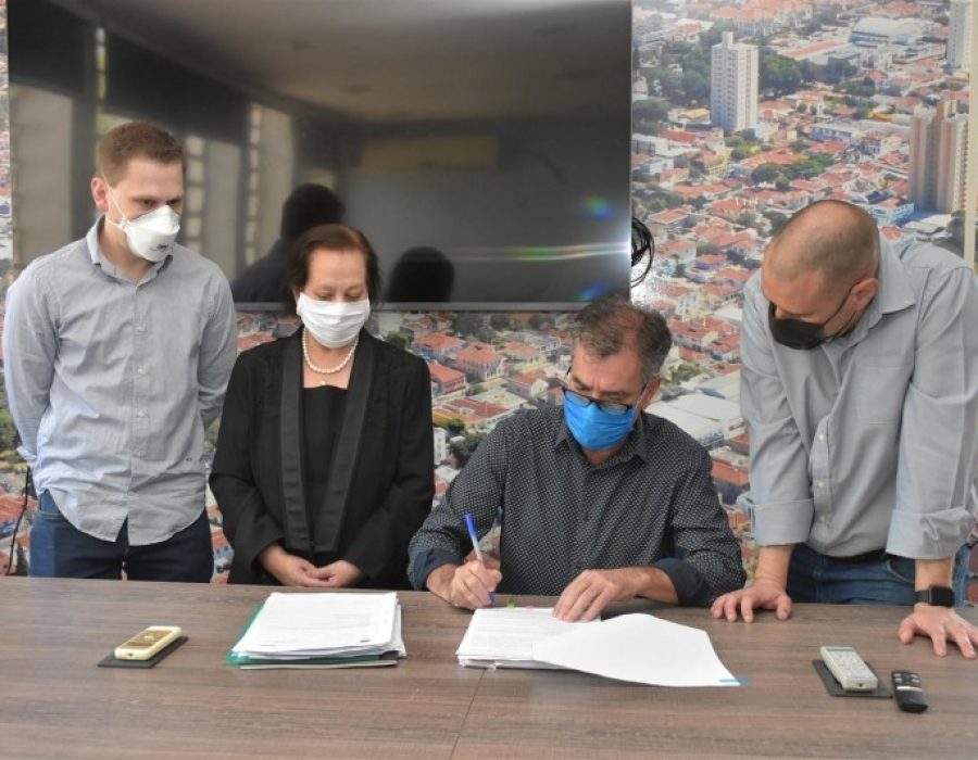 a9ef4118fa1f8642c7ed0366c9599744