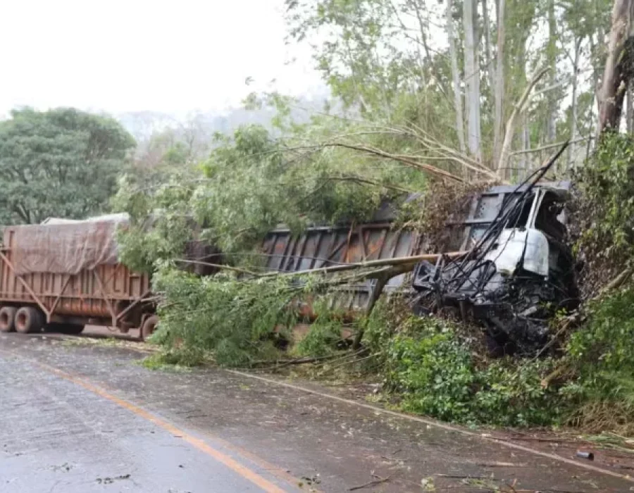 acidente-caminhao-rincon-260524