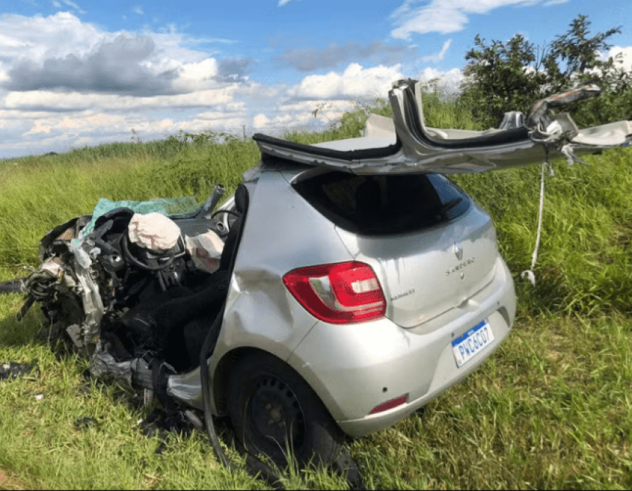 acidente-carro-prefeitura-pirassununga-250124-768x534