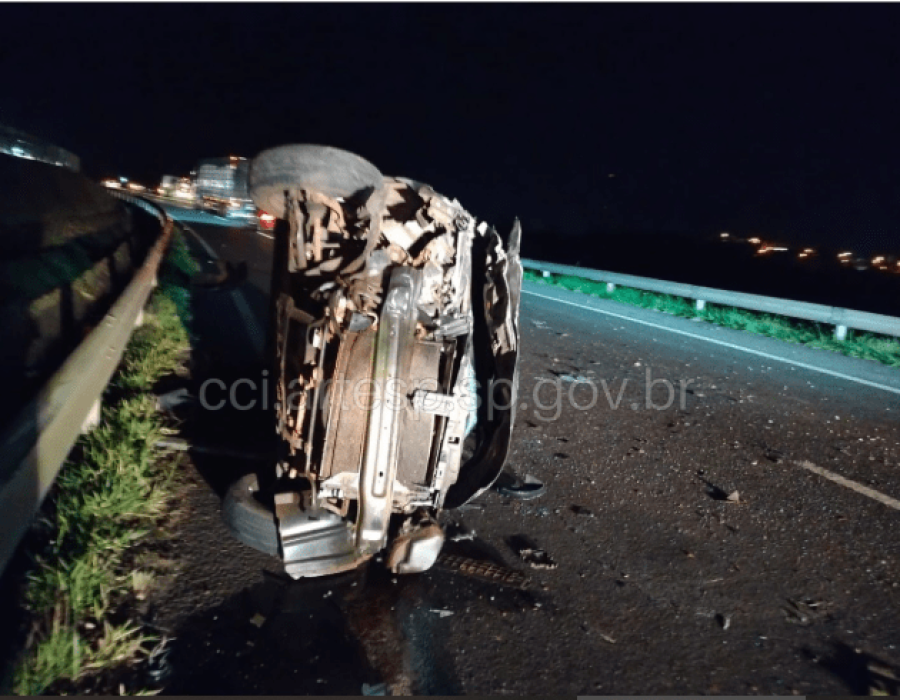 acidente em frente a caio