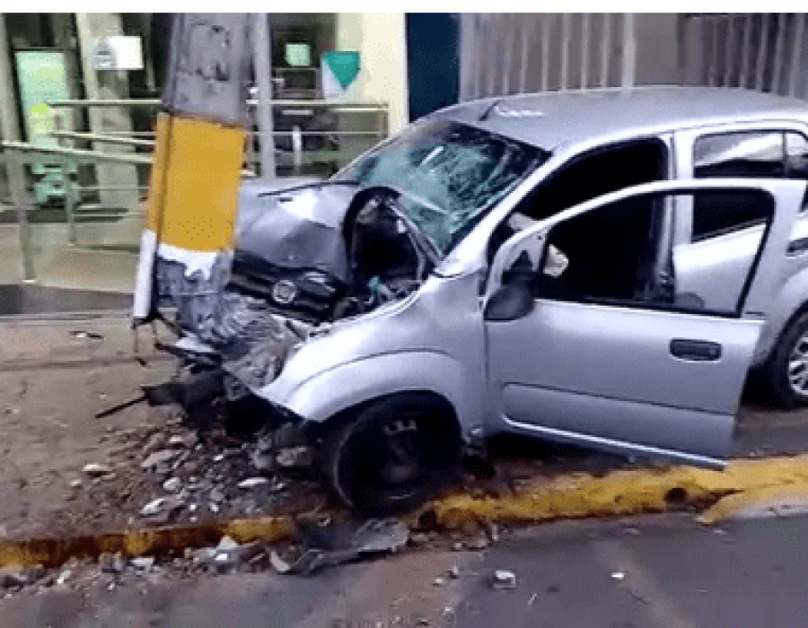 acidente-poste-rio-pedras-090423