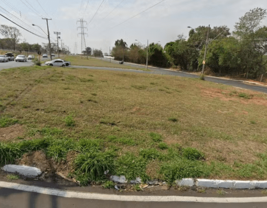 Acidente aconteceu na rotatoria da Avenida Rosa Malandrino, no bairro Mary Dota, em Bauru — Foto: Google Maps/Reprodução