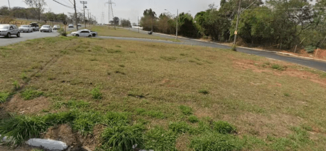 Acidente aconteceu na rotatoria da Avenida Rosa Malandrino, no bairro Mary Dota, em Bauru — Foto: Google Maps/Reprodução