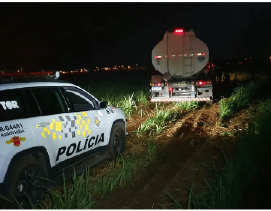 caminhao-atolado-limeira-251023