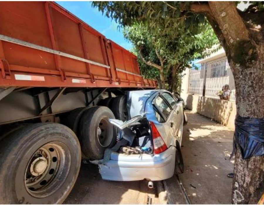 caminhao-desgovernado-jau-060422