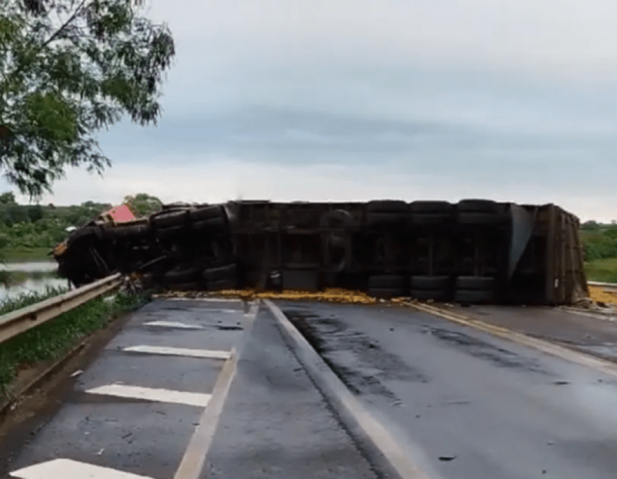 caminhao-tomba-041223-768x485