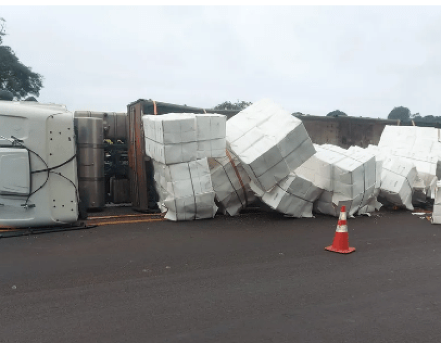 caminhao-tomba-raposo-assis-270423