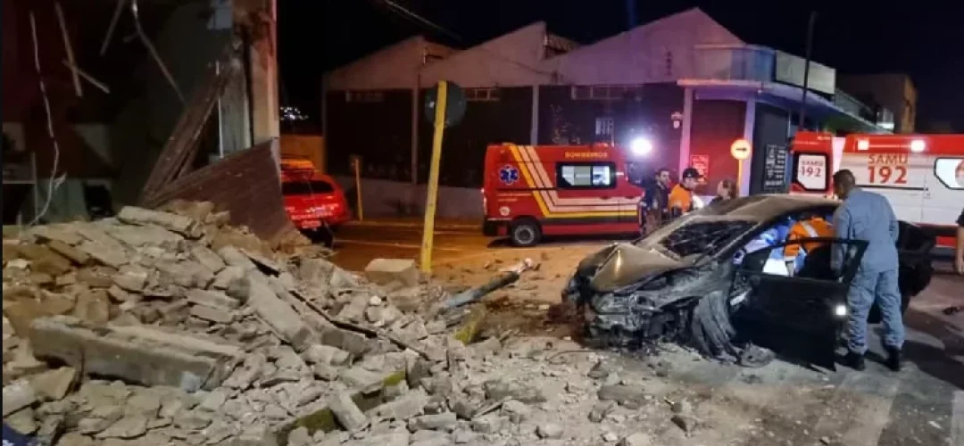 carro-bate-casa-bauru-040824