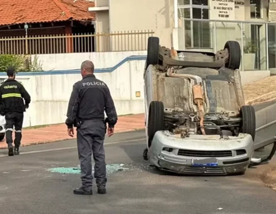 carro-capota-assis-050624