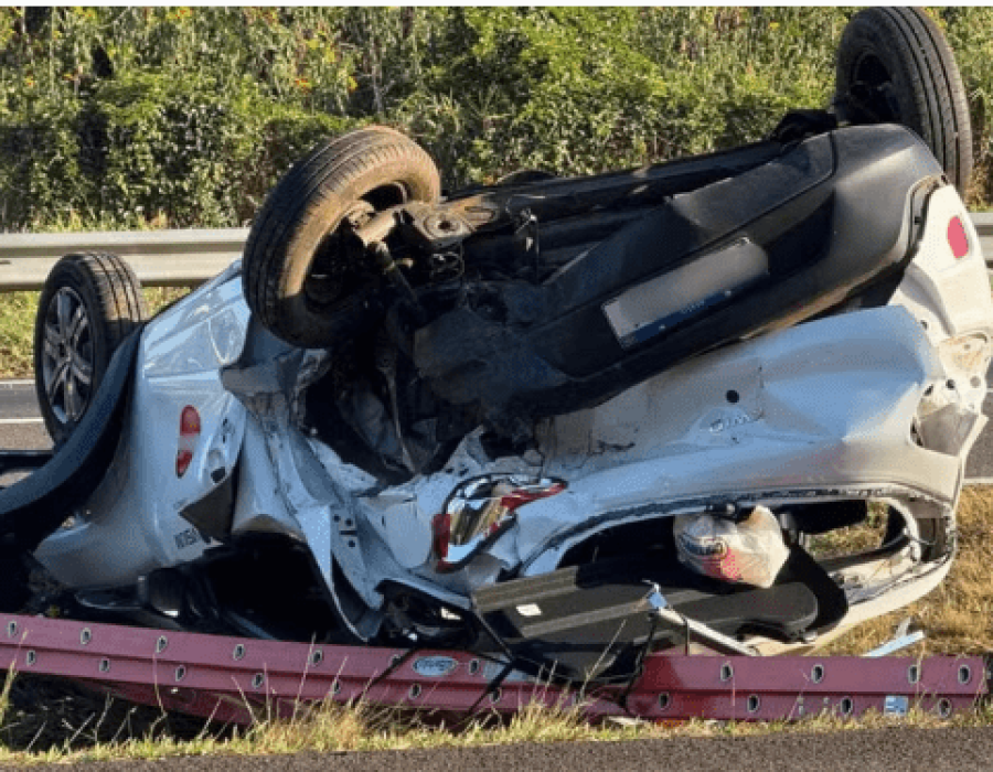 Dois carros e uma moto se envolvem em acidente na SP-294 em Bauru (Foto: Gabriel Pelosi/TV Tem)