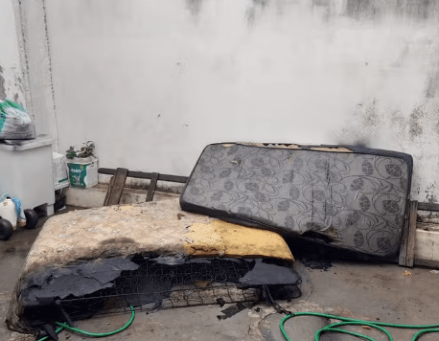 Incêndio atingiu a casa com as crianças em Bauru; bebê morreu — Foto: Anderson Camargo/ TV TEM