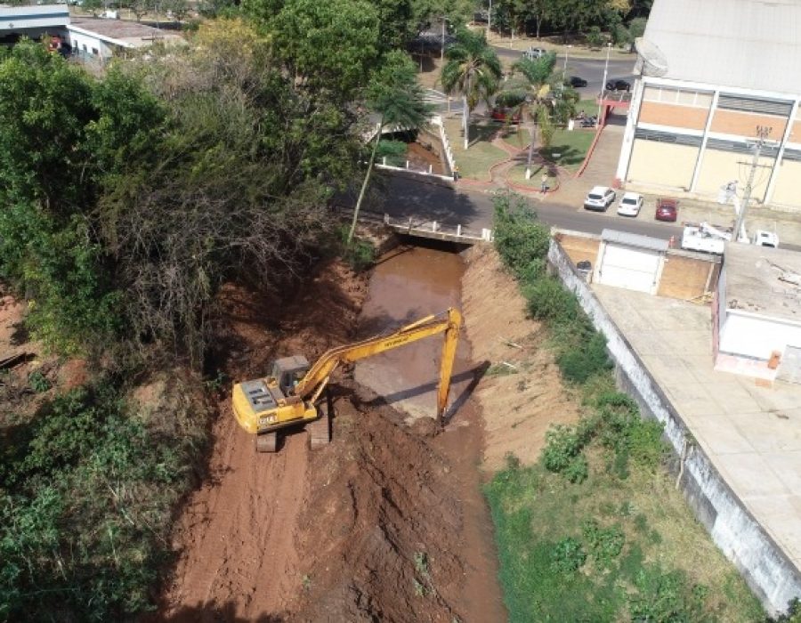 f885b291565b2d7e1a6b8a431715d869