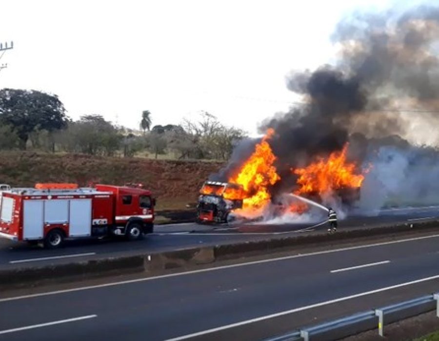 fogo-caminhao-raposo-assis-280720