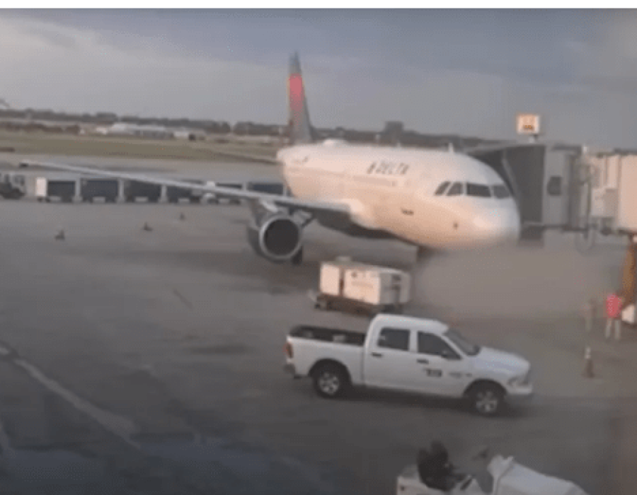 funcionario-sugado-turbina-aviao-eua-250623