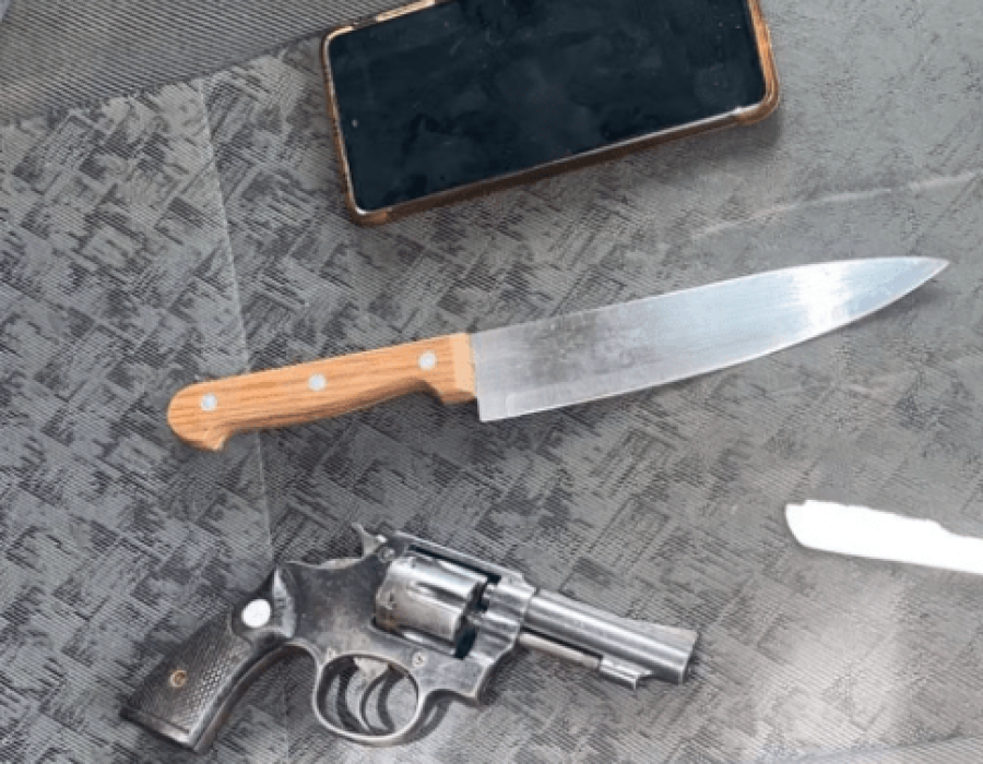 homem-atira-esposa-laranjal-060224