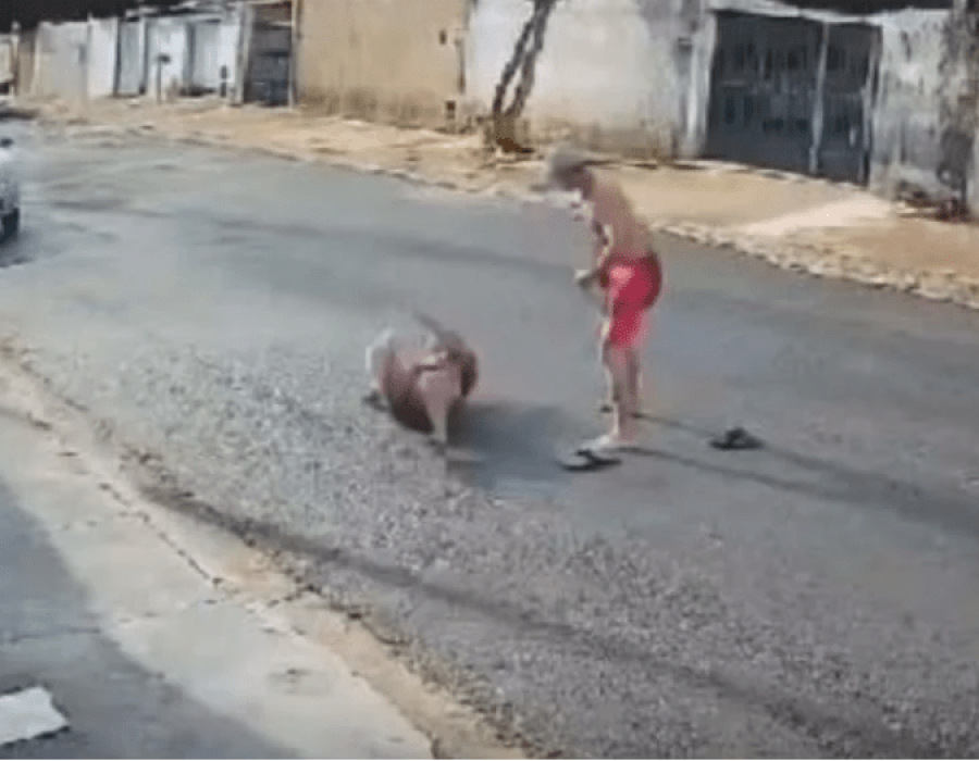 homem espanca mulher